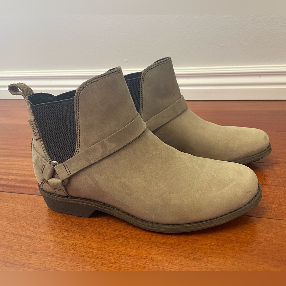 Teva Chelsea Booties - women’s size 7